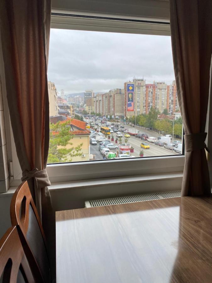 Capital Apartment Prishtina Pristina Buitenkant foto