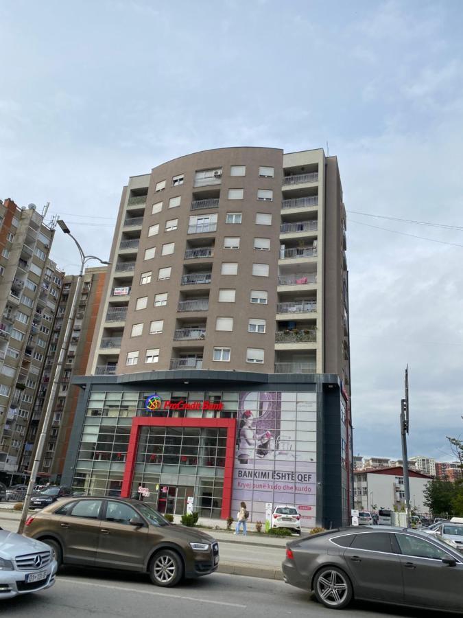 Capital Apartment Prishtina Pristina Buitenkant foto